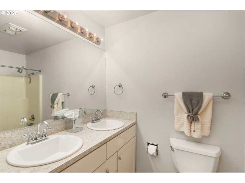 Owner's Suite Bathroom