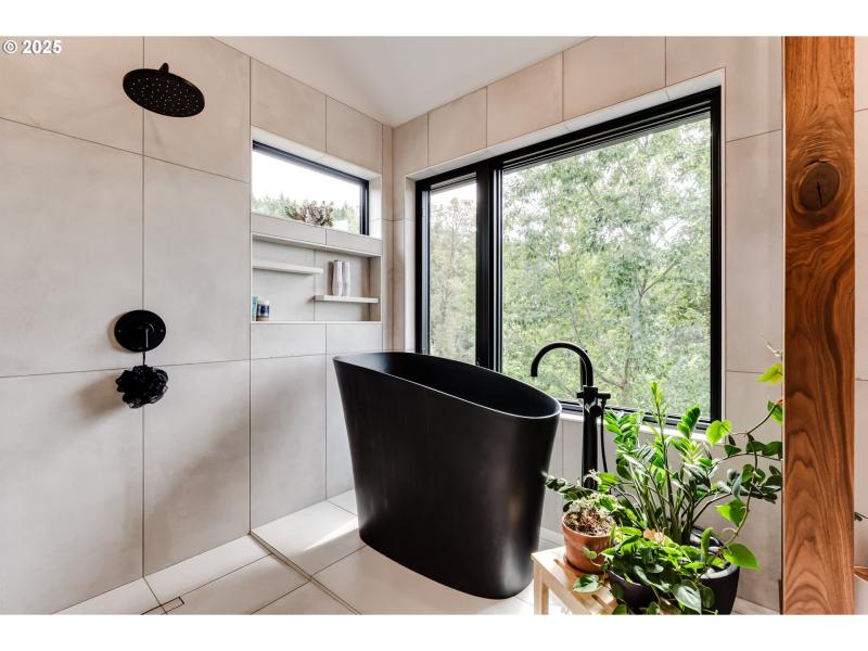 Owner's Suite Bathroom