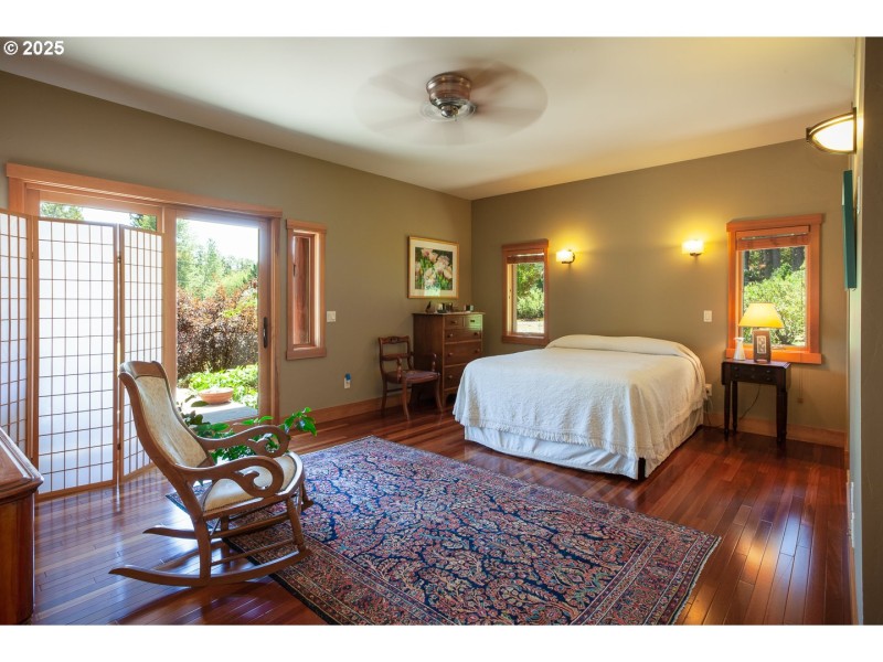 Bedroom, Primary