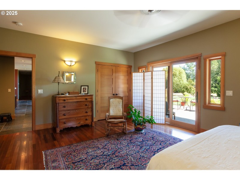 Bedroom, Primary