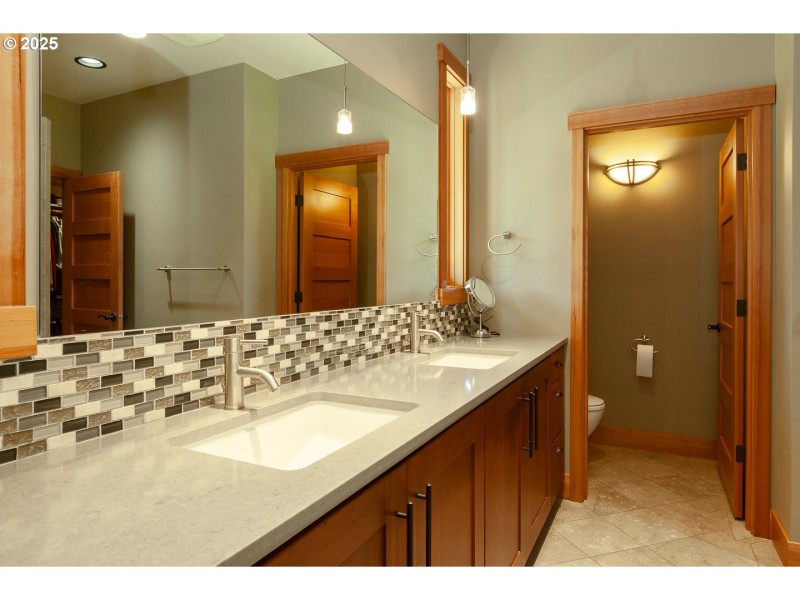 Bathroom, Attached