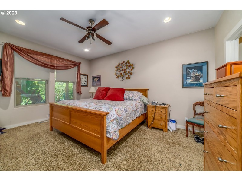 Bedroom, Primary