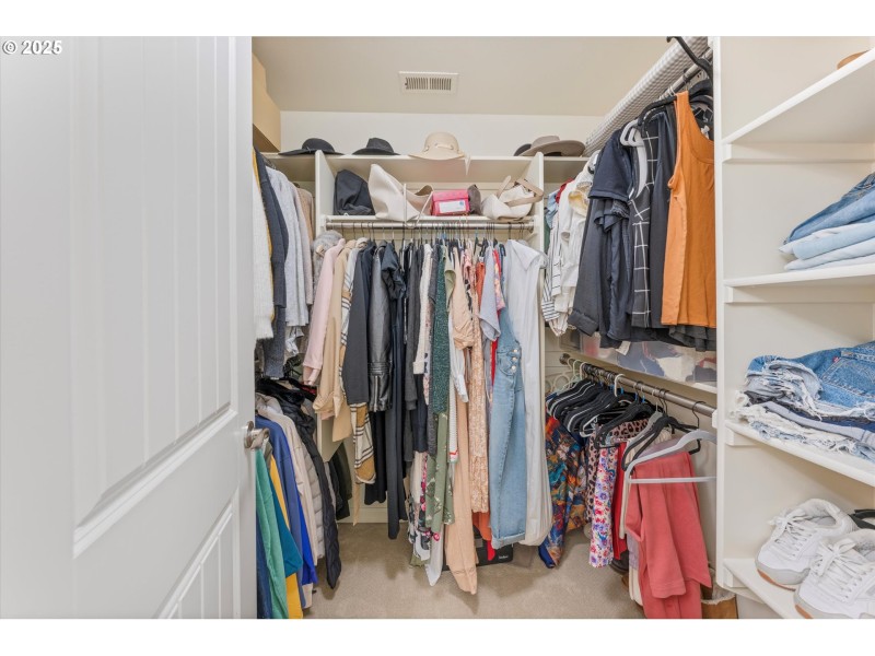 Bedroom, Primary