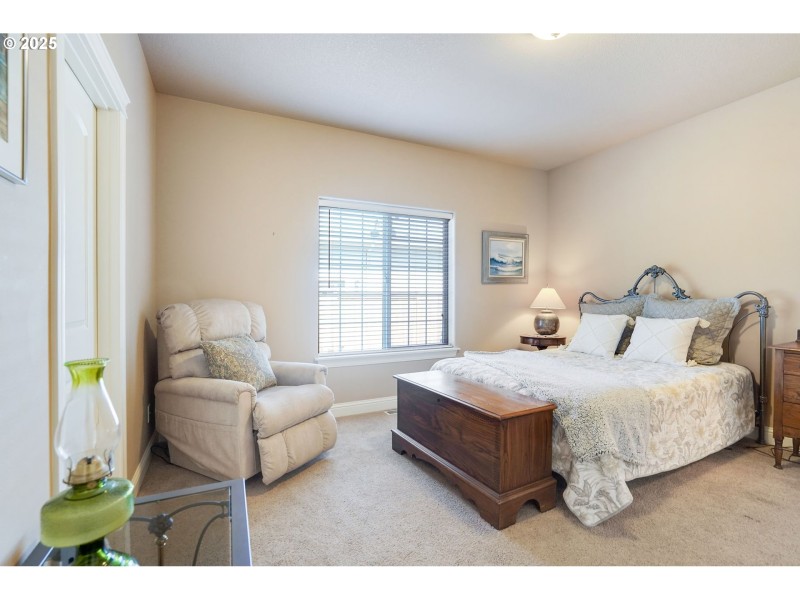 Bedroom, Primary