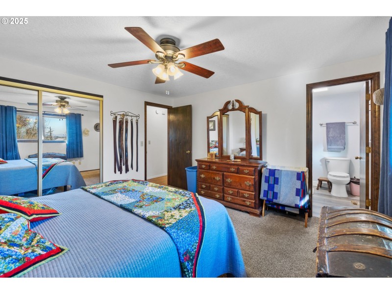 Bedroom, Primary