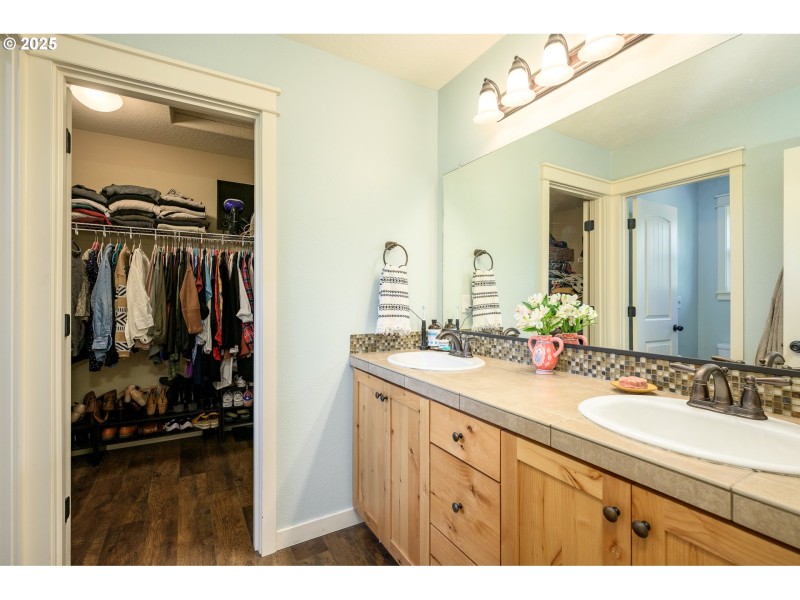Owner's Suite Bathroom