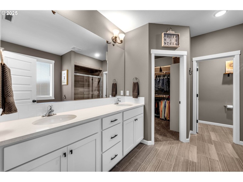 Bathroom, Attached