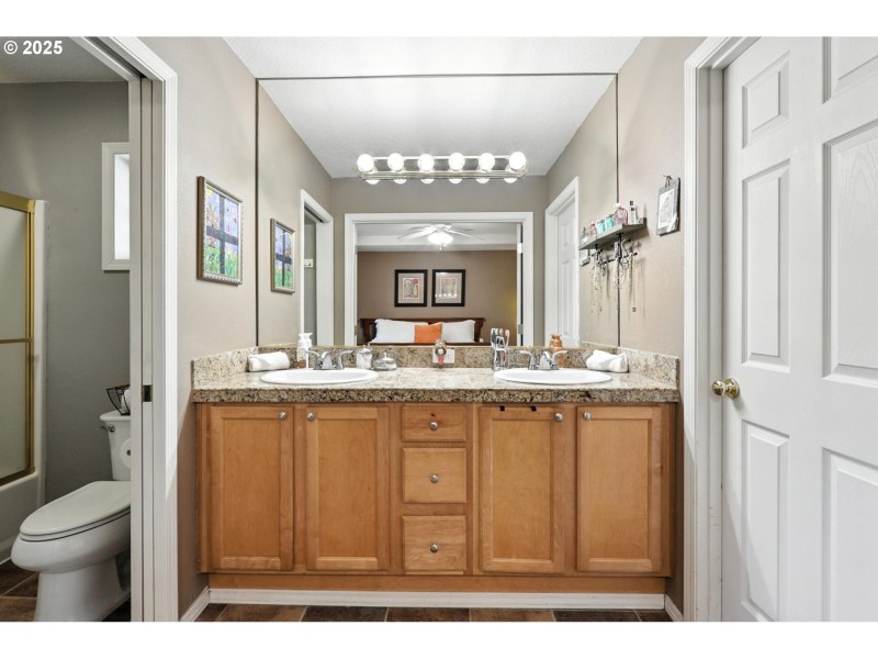 Owner's Suite Bathroom