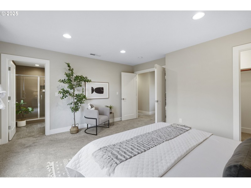 Bedroom, Primary
