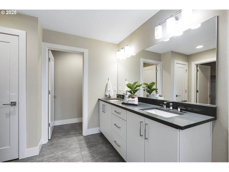 Bathroom, Attached
