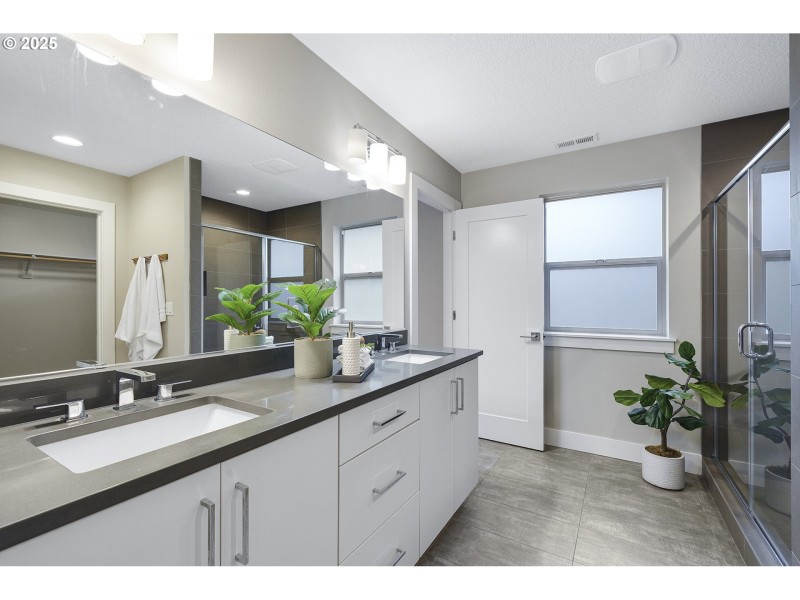 Bathroom, Attached