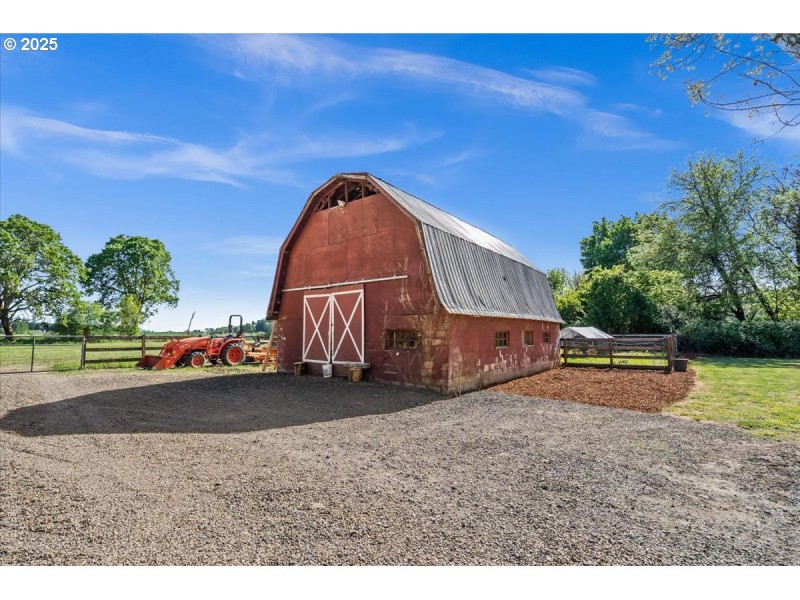 Barn