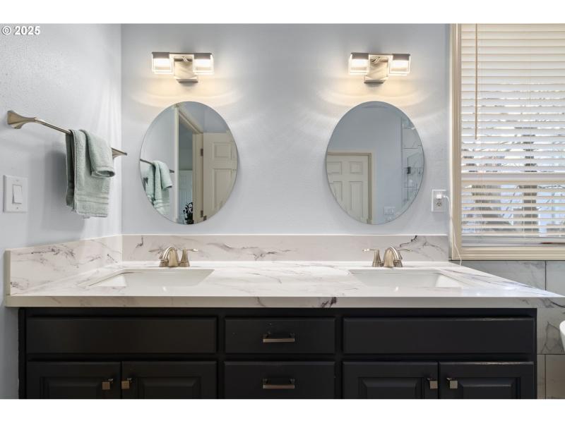 Bedroom, Owner's Suite