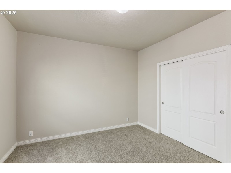 Bedroom, Primary