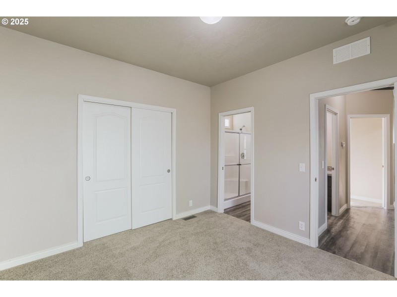 Bedroom, Primary