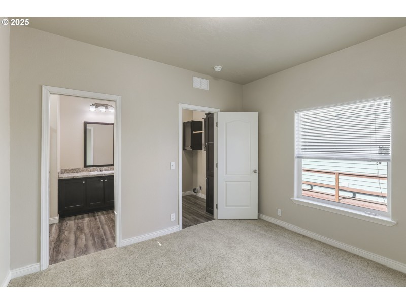 Bedroom, Primary