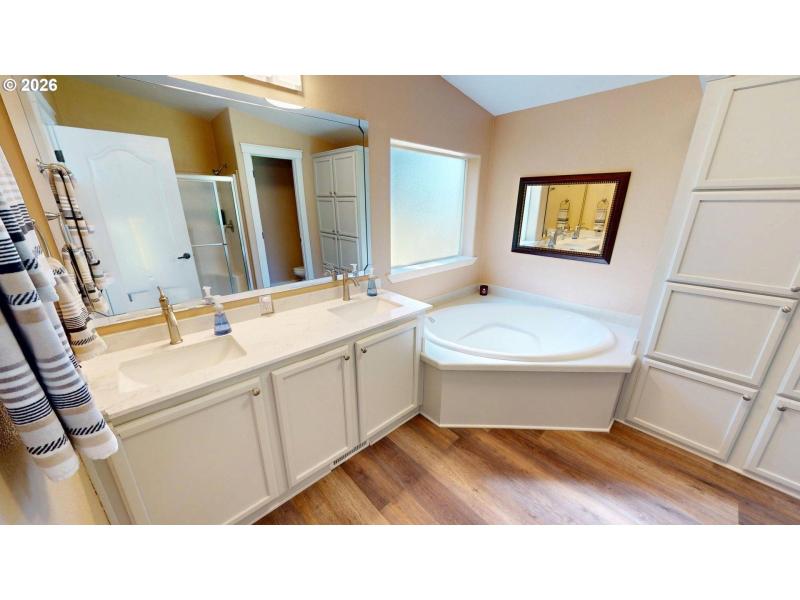 Owner's Suite Bathroom