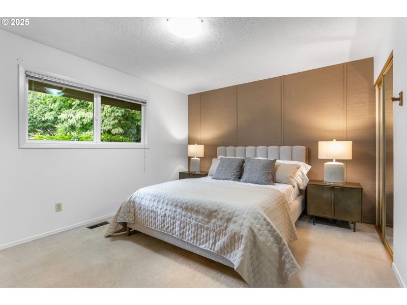 Bedroom, Primary