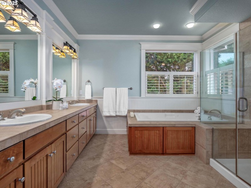 Bathroom, Attached