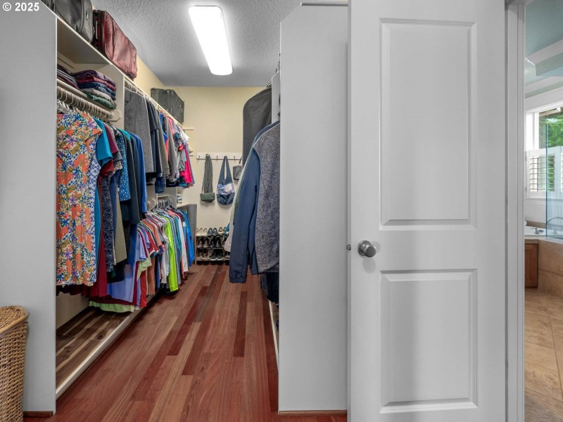 Bedroom, Primary