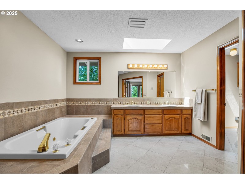 Bathroom, Attached