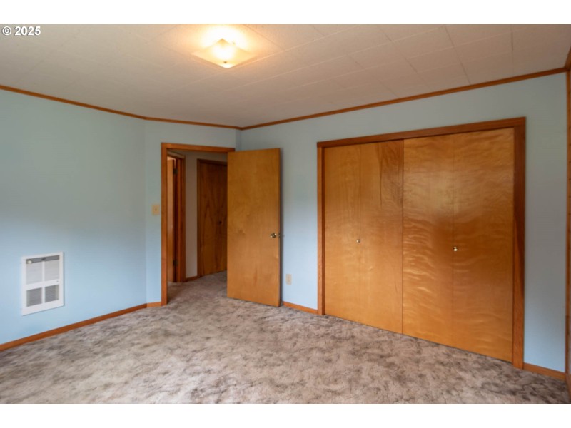 Bedroom, Primary