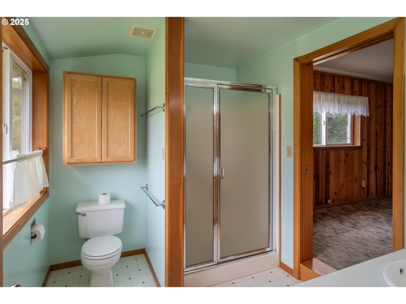 Bathroom, Attached