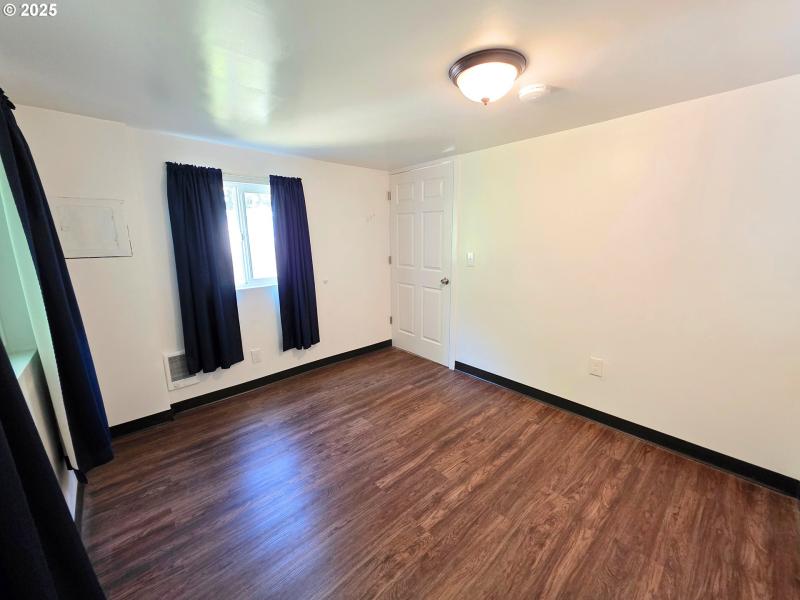 Bedroom, Primary