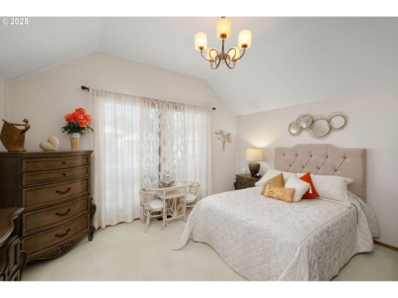 Bedroom, Primary