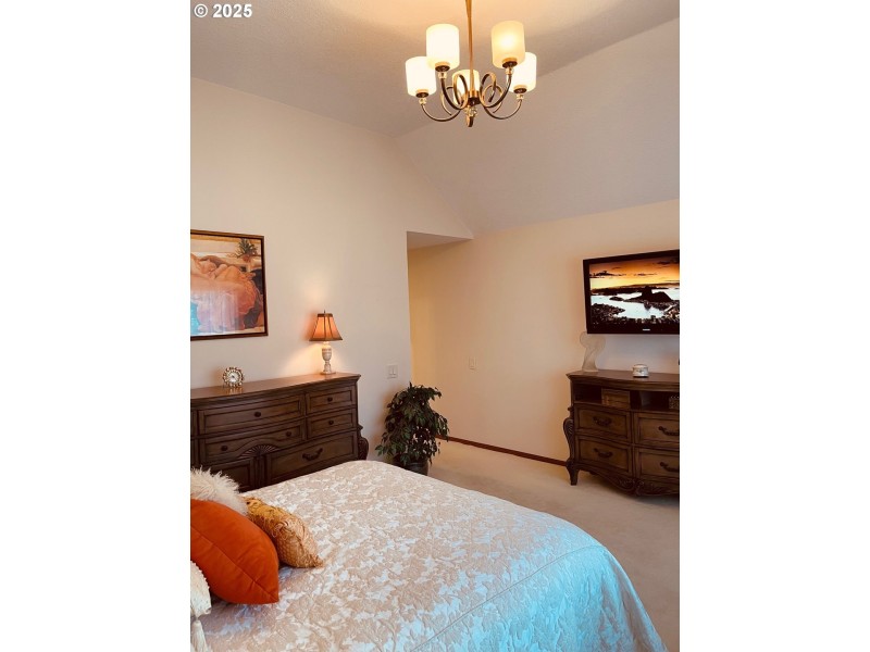 Bedroom, Primary