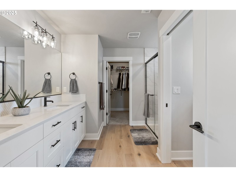 Owner's Suite Bathroom