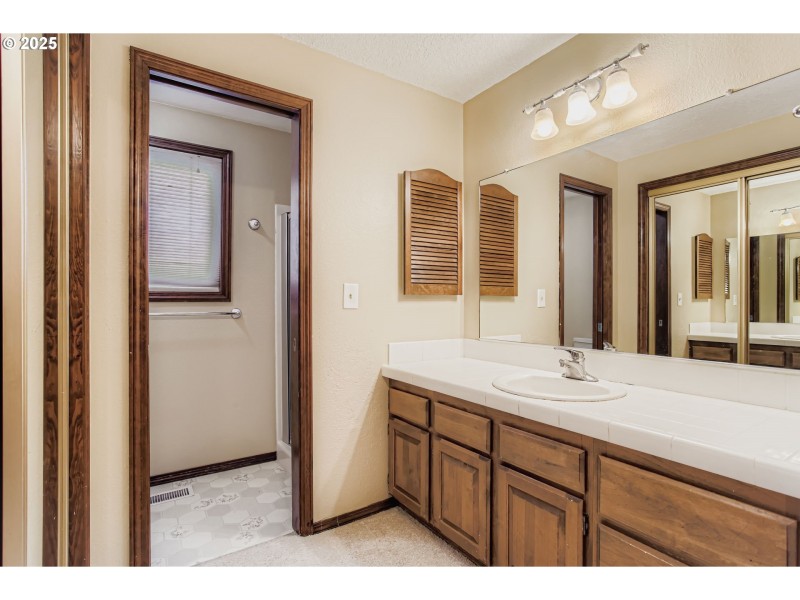 Bathroom, Attached