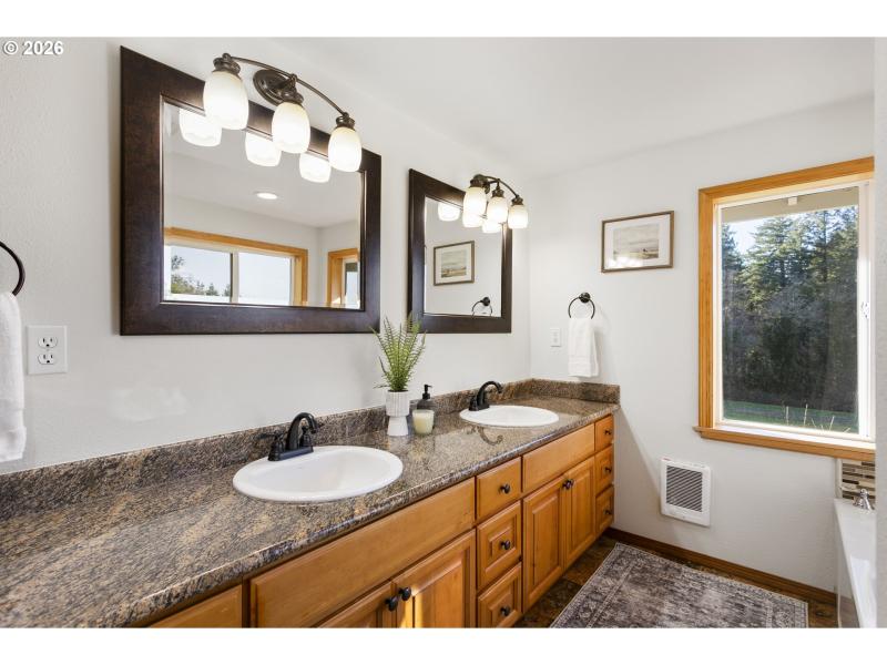 Owner's Suite Bathroom