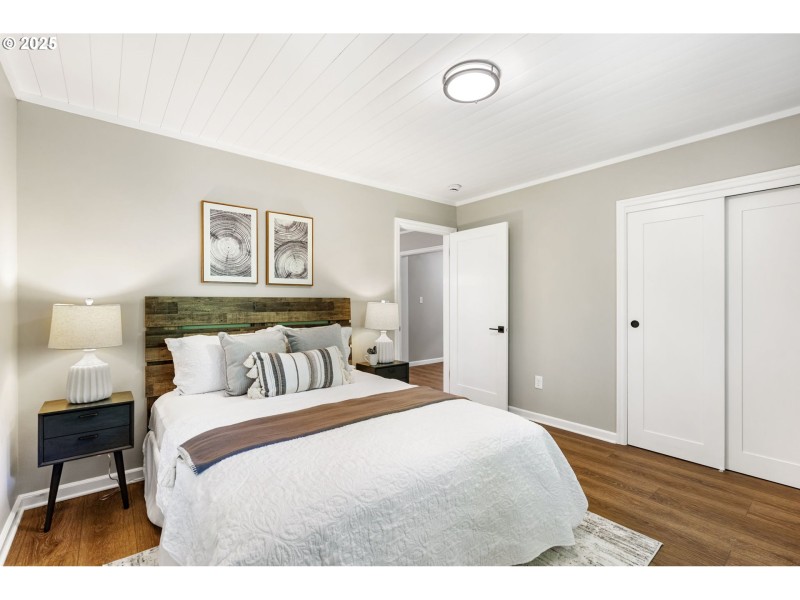 Bedroom, Primary