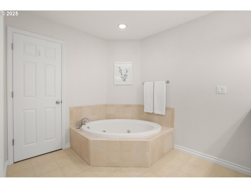 Owner's Suite Bathroom
