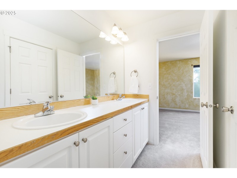 Bathroom, Attached