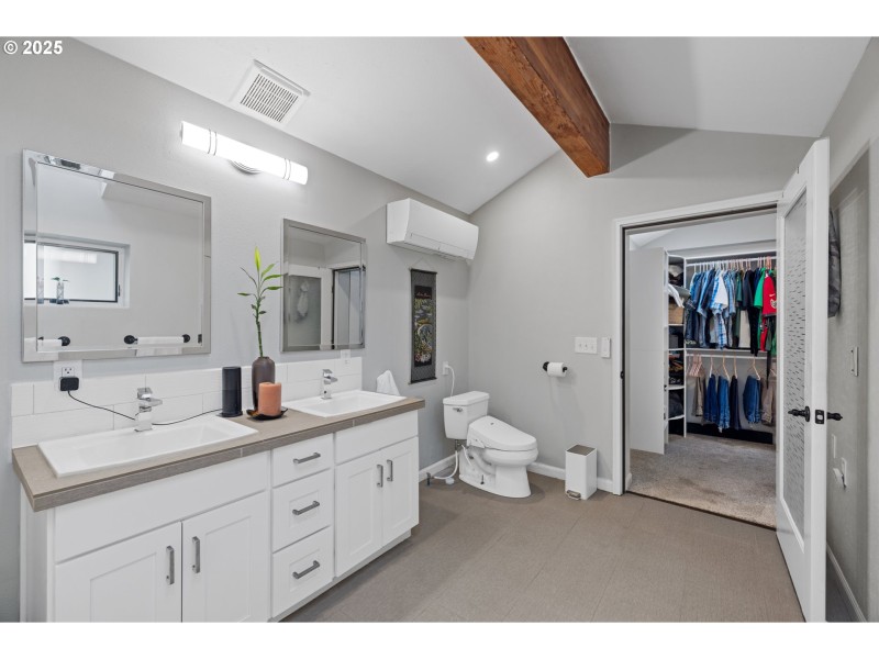 Bathroom, Attached