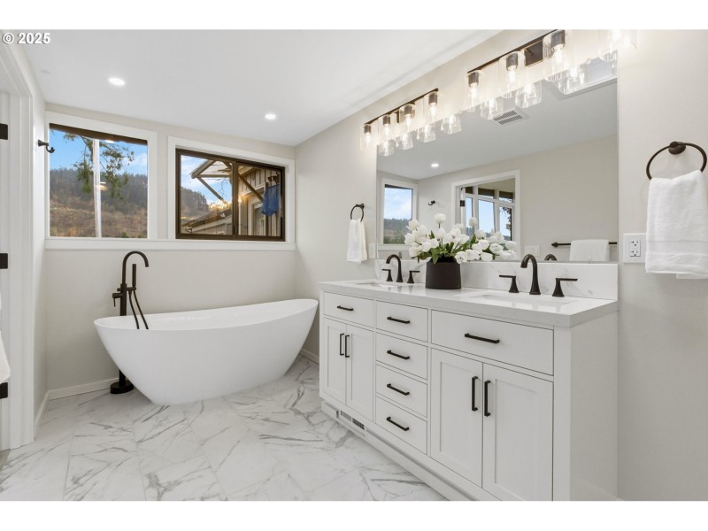 Owner's Suite Bathroom