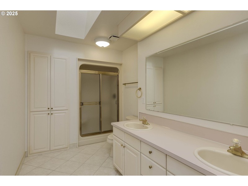 Bathroom, Attached