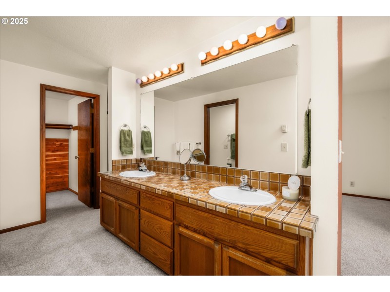 Owner's Suite Bathroom