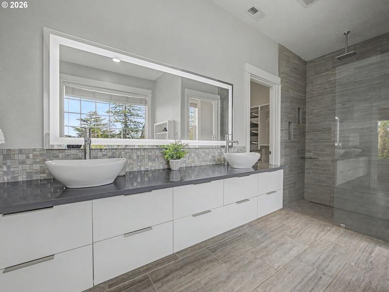 Owner's Suite Bathroom