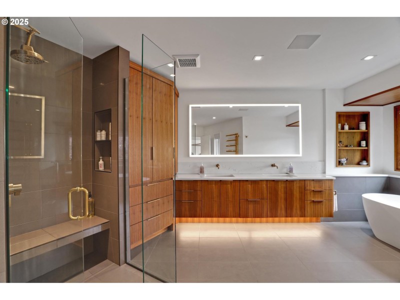 Bathroom, Attached
