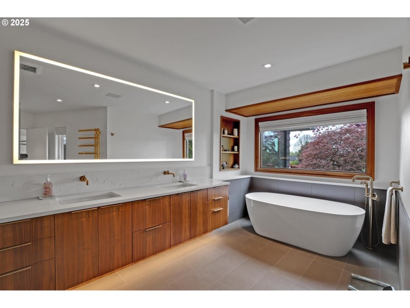 Bathroom, Attached