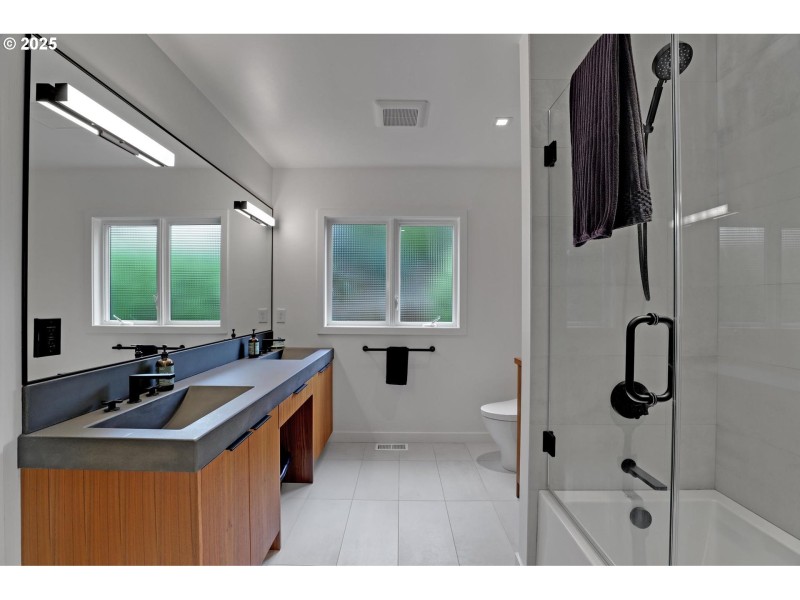 Bathroom, Attached