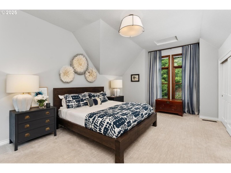 Bedroom, Primary
