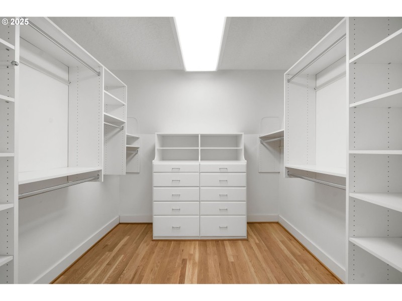 Bedroom, Primary