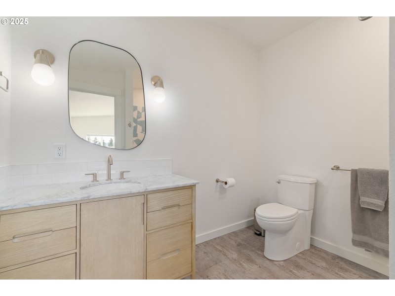 Bathroom, Attached