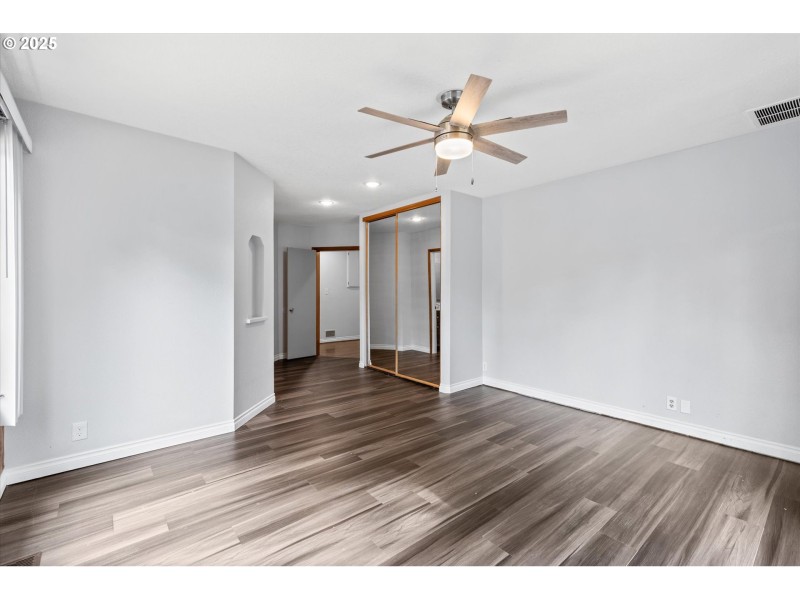 Bedroom, Primary