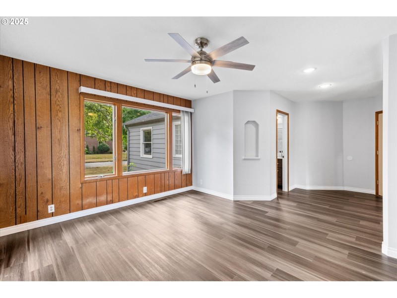 Bedroom, Primary