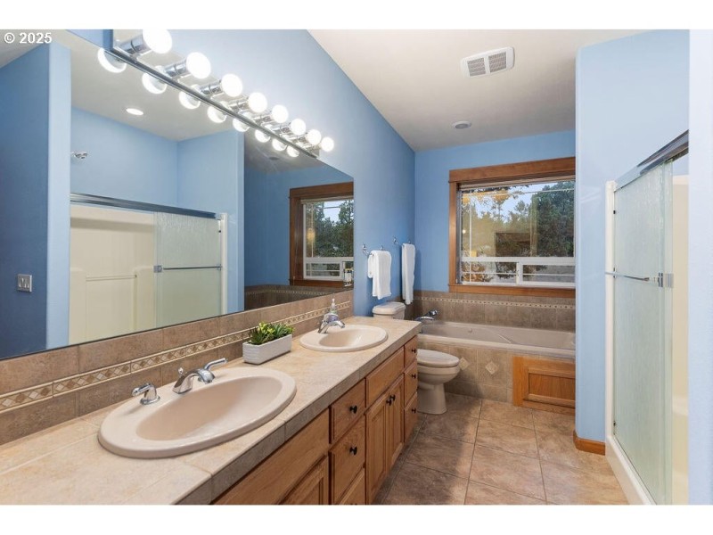 Bathroom, Attached